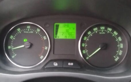 Skoda Fabia II, 2011 год, 350 000 рублей, 11 фотография