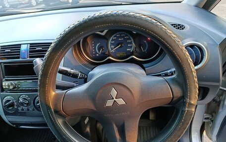 Mitsubishi Colt VI рестайлинг, 2004 год, 380 000 рублей, 5 фотография