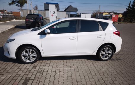 Toyota Auris II, 2014 год, 1 139 000 рублей, 2 фотография