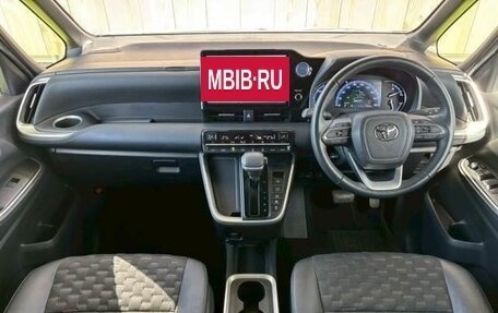 Toyota Voxy, 2023 год, 3 989 009 рублей, 8 фотография
