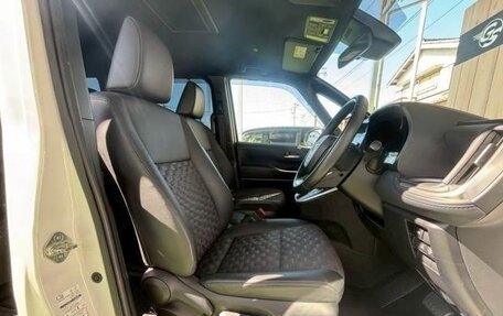 Toyota Voxy, 2023 год, 3 989 009 рублей, 9 фотография