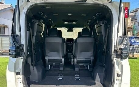 Toyota Voxy, 2023 год, 3 989 009 рублей, 12 фотография