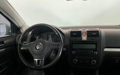 Volkswagen Jetta VI, 2010 год, 549 000 рублей, 10 фотография