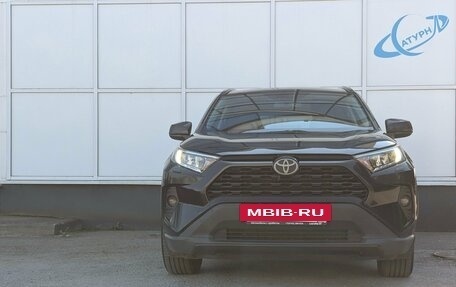 Toyota RAV4, 2020 год, 2 885 000 рублей, 2 фотография
