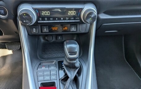 Toyota RAV4, 2020 год, 2 885 000 рублей, 18 фотография