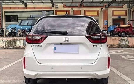 Honda Fit, 2023 год, 1 000 000 рублей, 6 фотография