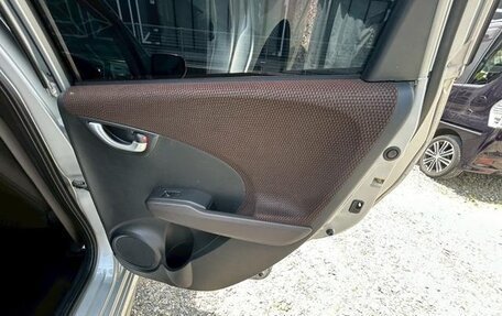 Honda Fit Shuttle I рестайлинг, 2013 год, 690 000 рублей, 20 фотография
