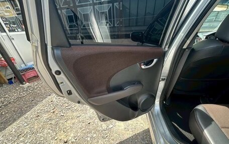 Honda Fit Shuttle I рестайлинг, 2013 год, 690 000 рублей, 24 фотография