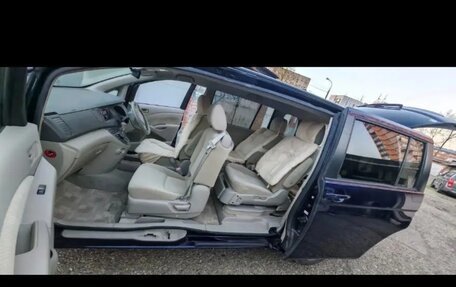 Toyota ISis I, 2012 год, 2 000 000 рублей, 3 фотография