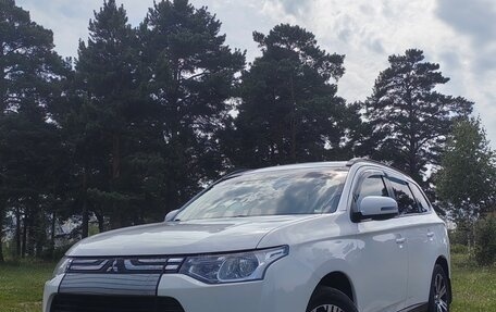 Mitsubishi Outlander III рестайлинг 3, 2013 год, 1 500 000 рублей, 7 фотография
