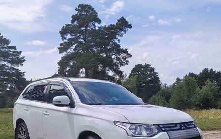 Mitsubishi Outlander III рестайлинг 3, 2013 год, 1 500 000 рублей, 5 фотография