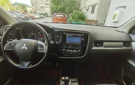 Mitsubishi Outlander III рестайлинг 3, 2013 год, 1 500 000 рублей, 8 фотография