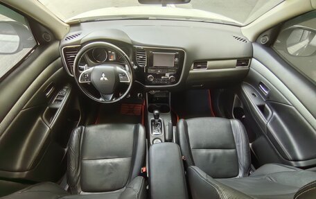 Mitsubishi Outlander III рестайлинг 3, 2013 год, 1 500 000 рублей, 9 фотография
