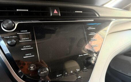 Toyota Camry, 2018 год, 2 099 000 рублей, 11 фотография