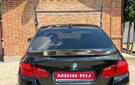 BMW 5 серия, 2010 год, 1 530 000 рублей, 2 фотография