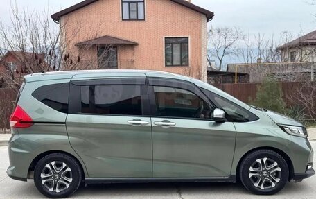 Honda Freed II, 2022 год, 1 330 000 рублей, 5 фотография