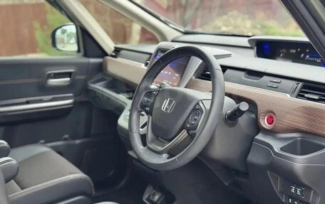 Honda Freed II, 2022 год, 1 330 000 рублей, 12 фотография