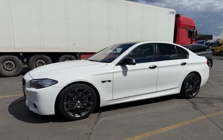 BMW 5 серия, 2016 год, 1 800 000 рублей, 3 фотография