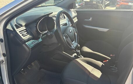 KIA Rio III рестайлинг, 2015 год, 900 000 рублей, 16 фотография