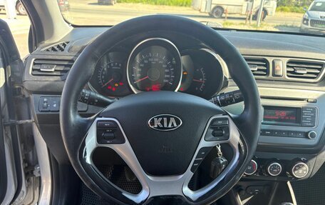 KIA Rio III рестайлинг, 2015 год, 900 000 рублей, 20 фотография