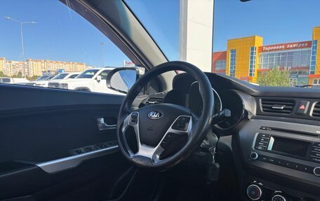 KIA Rio III рестайлинг, 2015 год, 900 000 рублей, 25 фотография
