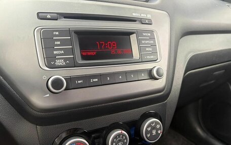 KIA Rio III рестайлинг, 2016 год, 877 000 рублей, 20 фотография