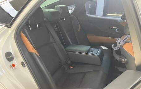 Toyota Crown, 2023 год, 6 100 000 рублей, 10 фотография
