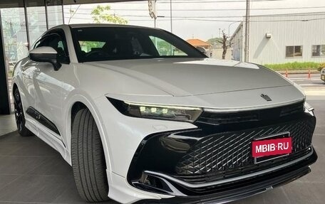 Toyota Crown, 2023 год, 6 100 000 рублей, 4 фотография