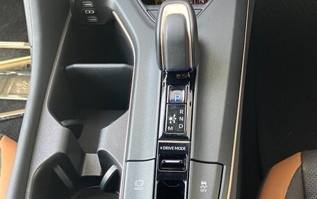 Toyota Crown, 2023 год, 6 100 000 рублей, 23 фотография
