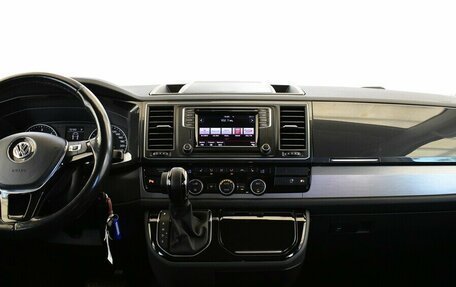 Volkswagen Multivan T6 рестайлинг, 2018 год, 3 950 000 рублей, 5 фотография