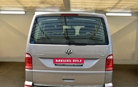Volkswagen Multivan T6 рестайлинг, 2018 год, 3 950 000 рублей, 3 фотография