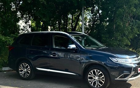 Mitsubishi Outlander III рестайлинг 3, 2018 год, 1 850 000 рублей, 8 фотография