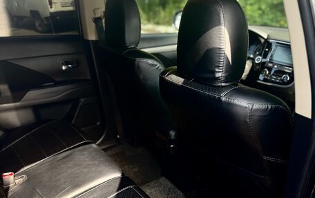 Mitsubishi Outlander III рестайлинг 3, 2018 год, 1 850 000 рублей, 16 фотография