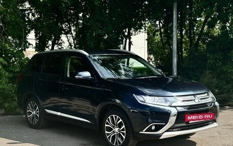 Mitsubishi Outlander III рестайлинг 3, 2018 год, 1 850 000 рублей, 5 фотография