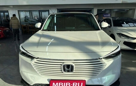 Honda Vezel, 2024 год, 1 851 003 рублей, 2 фотография
