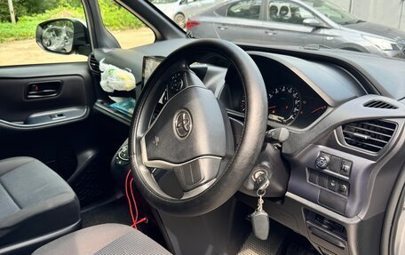 Toyota Voxy III, 2015 год, 2 300 000 рублей, 18 фотография