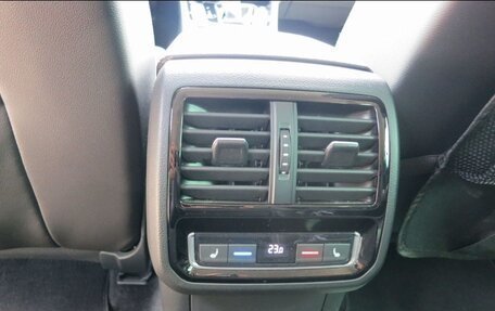 Volkswagen Passat B8 рестайлинг, 2019 год, 3 450 000 рублей, 19 фотография