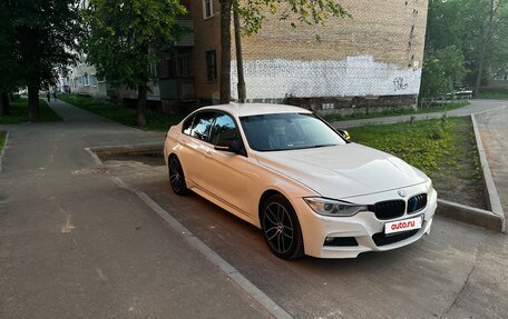 BMW 3 серия, 2013 год, 1 900 000 рублей, 3 фотография