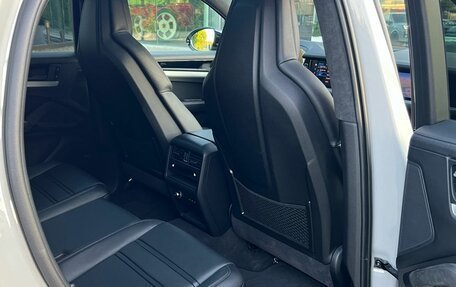 Porsche Cayenne III, 2025 год, 16 000 000 рублей, 18 фотография