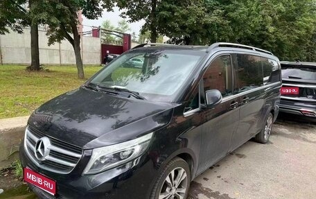Mercedes-Benz V-Класс, 2018 год, 6 200 000 рублей, 1 фотография