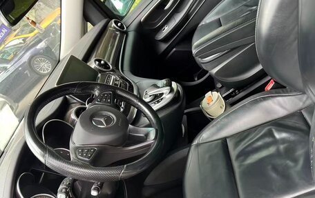Mercedes-Benz V-Класс, 2018 год, 6 200 000 рублей, 6 фотография