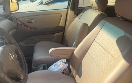 Lexus RX IV рестайлинг, 2000 год, 780 000 рублей, 13 фотография