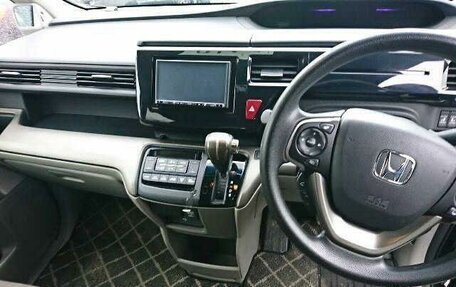 Honda Stepwgn IV, 2018 год, 2 150 000 рублей, 9 фотография