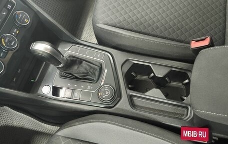 Volkswagen Tiguan II, 2018 год, 2 349 000 рублей, 18 фотография