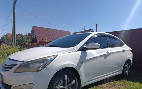Hyundai Solaris II рестайлинг, 2015 год, 520 000 рублей, 2 фотография