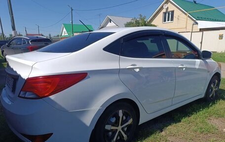 Hyundai Solaris II рестайлинг, 2015 год, 520 000 рублей, 5 фотография
