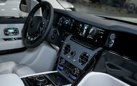 Rolls-Royce Cullinan, 2025 год, 55 000 000 рублей, 36 фотография
