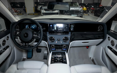 Rolls-Royce Cullinan, 2025 год, 55 000 000 рублей, 39 фотография