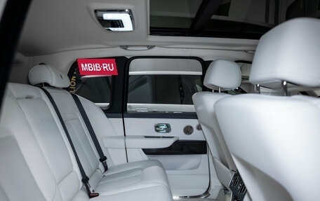Rolls-Royce Cullinan, 2025 год, 55 000 000 рублей, 38 фотография