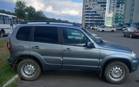 Chevrolet Niva I рестайлинг, 2015 год, 740 000 рублей, 3 фотография